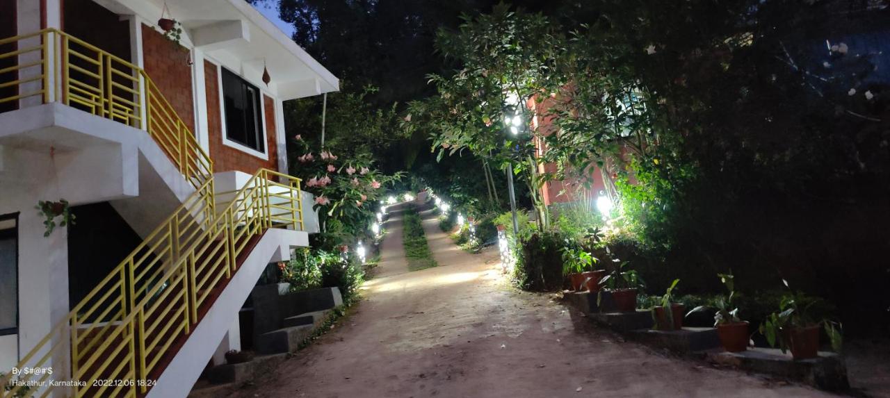 Pool Side Villa'S Of Coorg Madikeri Exterior photo